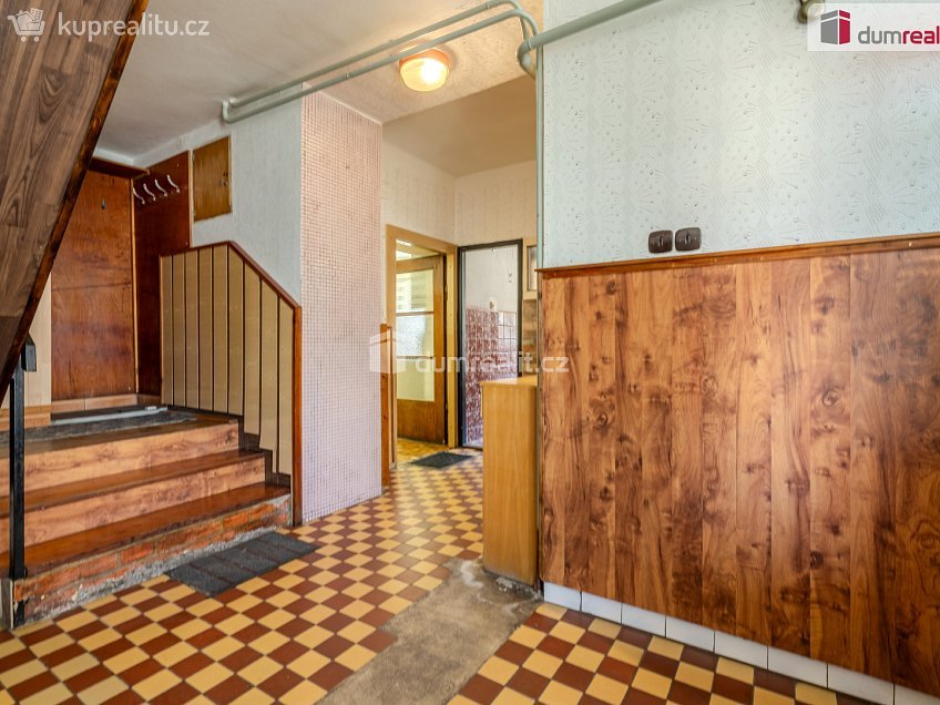 Prodej  rodinného domu 180 m^2 Bechlín, Bechlín 