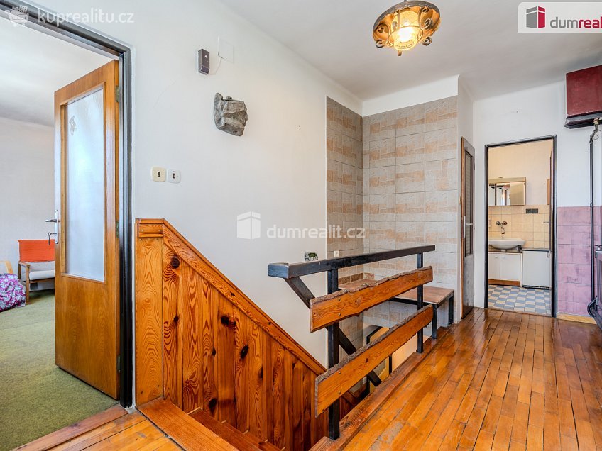 Prodej  rodinného domu 180 m^2 Bechlín, Bechlín 