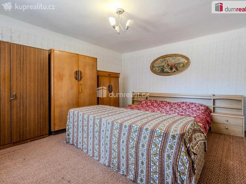 Prodej  rodinného domu 180 m^2 Bechlín, Bechlín 