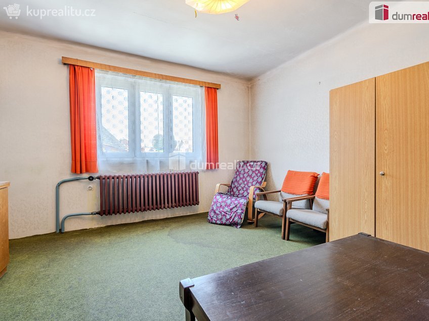 Prodej  rodinného domu 180 m^2 Bechlín, Bechlín 