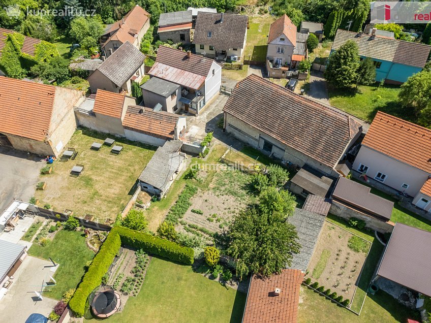 Prodej  rodinného domu 180 m^2 Bechlín, Bechlín 