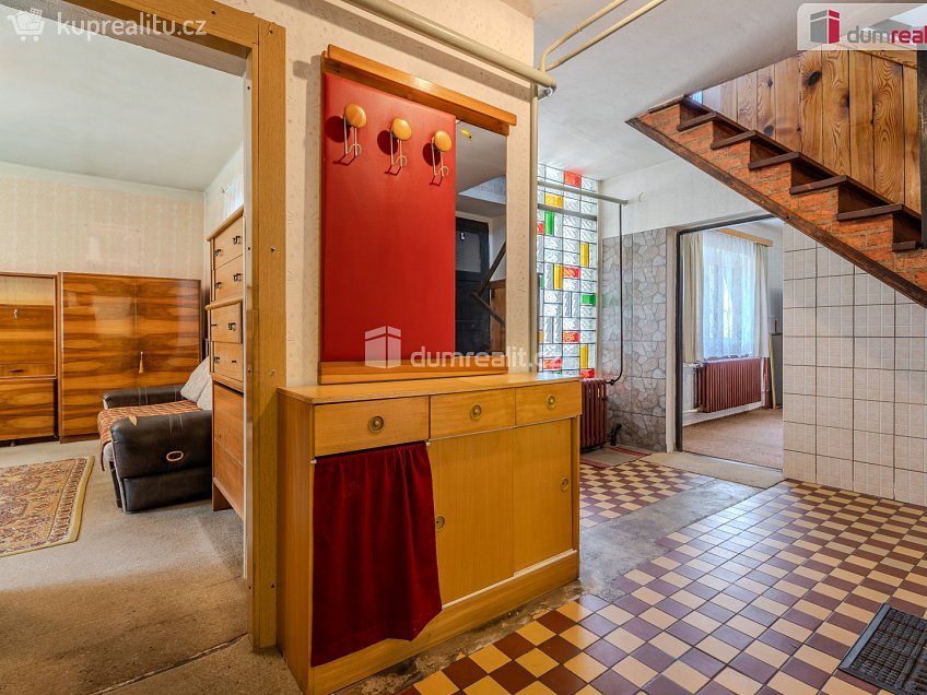 Prodej  rodinného domu 180 m^2 Bechlín, Bechlín 