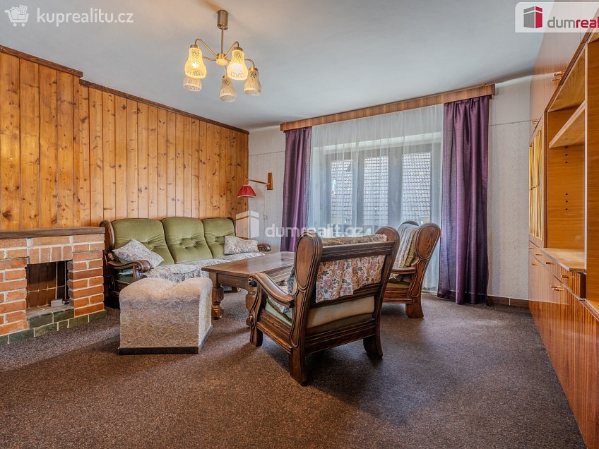 Prodej  rodinného domu 180 m^2 Bechlín, Bechlín 