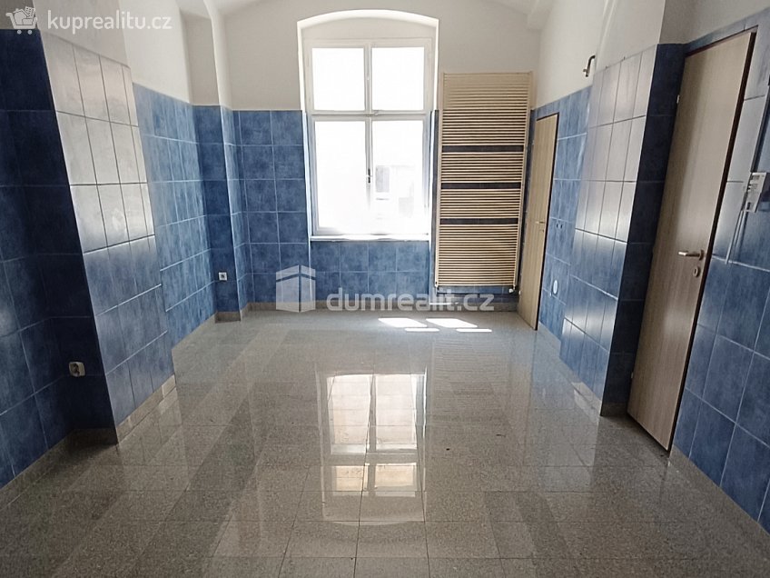 Pronájem  kanceláře 71 m^2 Čs. legií, Děčín 