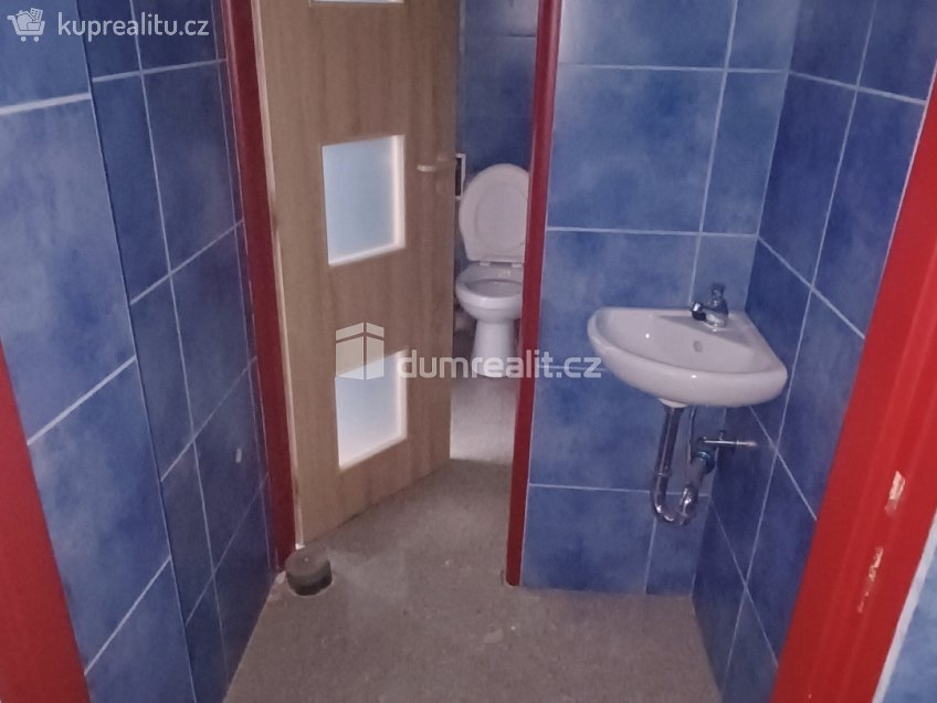 Pronájem  kanceláře 71 m^2 Čs. legií, Děčín 