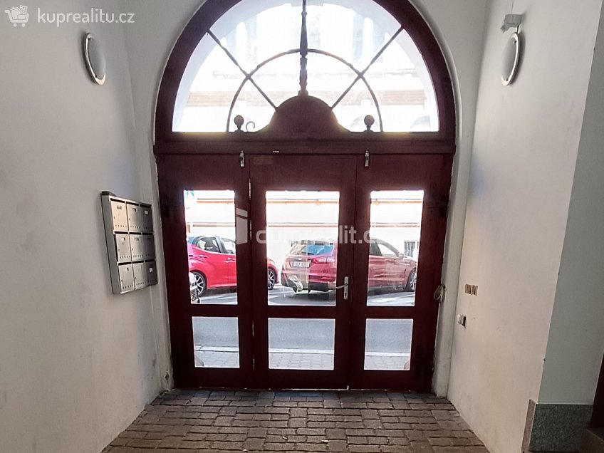 Pronájem  kanceláře 71 m^2 Čs. legií, Děčín 