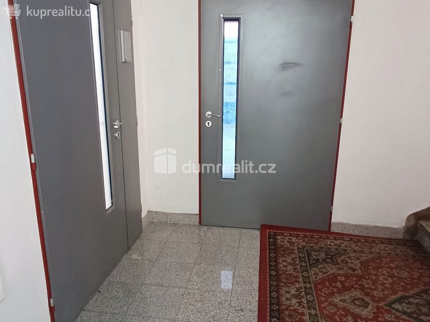 Pronájem  kanceláře 71 m^2 Čs. legií, Děčín 