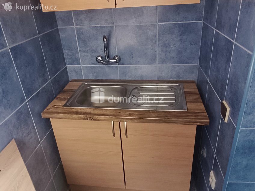 Pronájem  kanceláře 71 m^2 Čs. legií, Děčín 