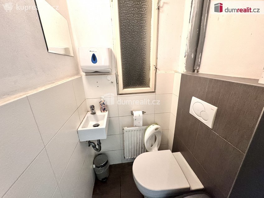 Pronájem  obchodních prostor 411 m^2 Bělehradská, Praha 2 