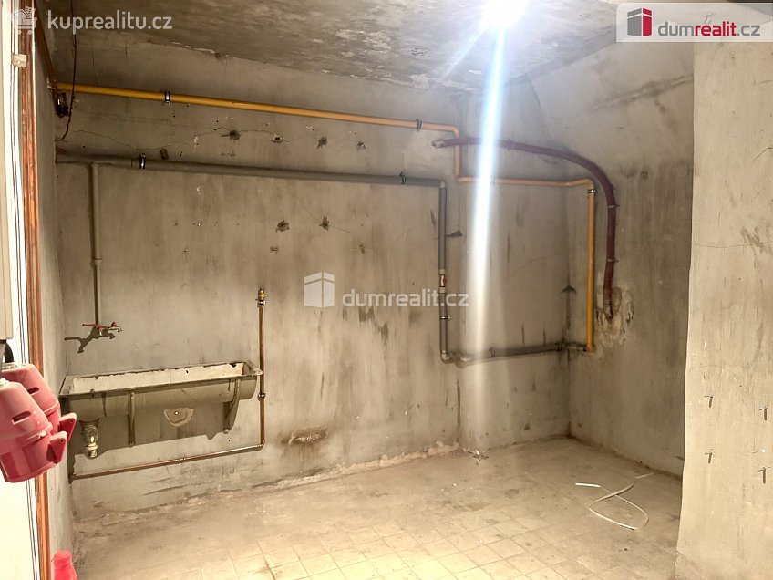 Pronájem  obchodních prostor 411 m^2 Bělehradská, Praha 2 