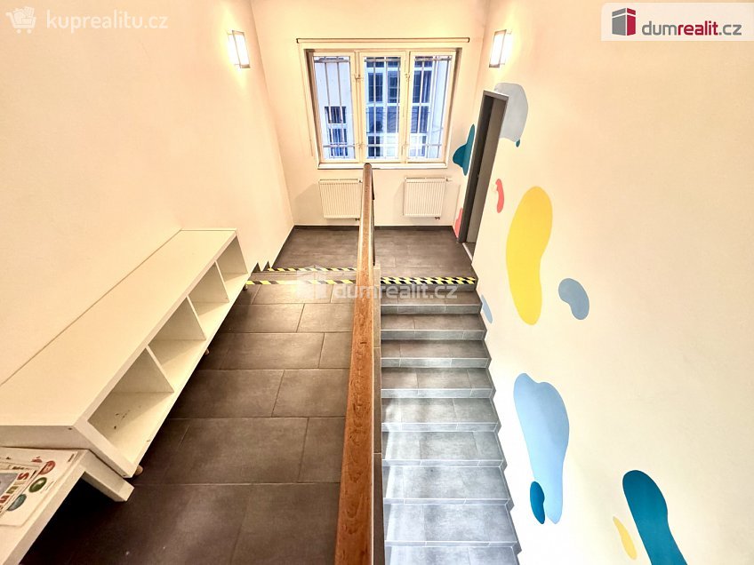 Pronájem  obchodních prostor 411 m^2 Bělehradská, Praha 2 