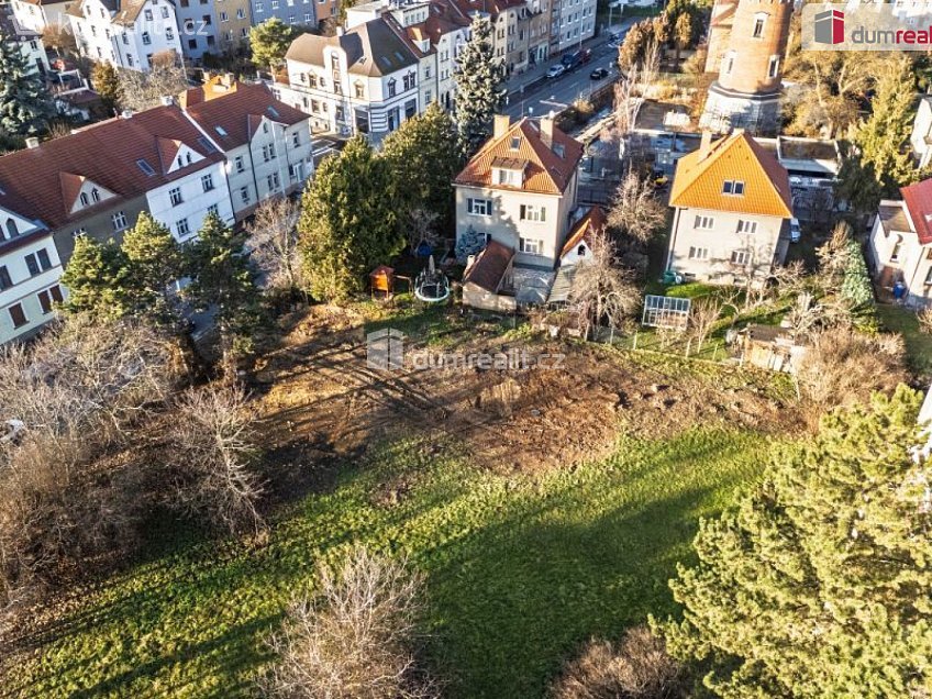 Prodej  stavebního pozemku 909 m^2 Davídkova, Praha 8 