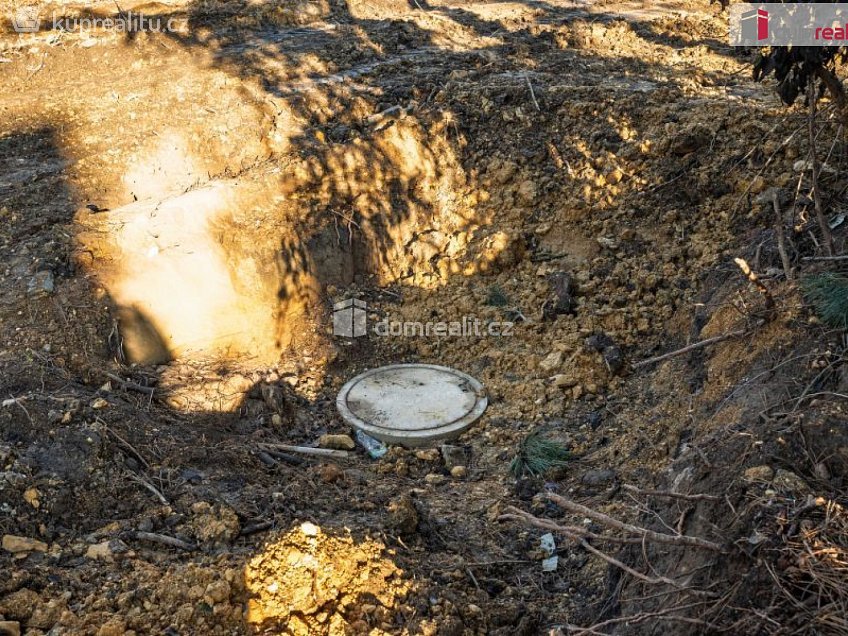 Prodej  stavebního pozemku 909 m^2 Davídkova, Praha 8 