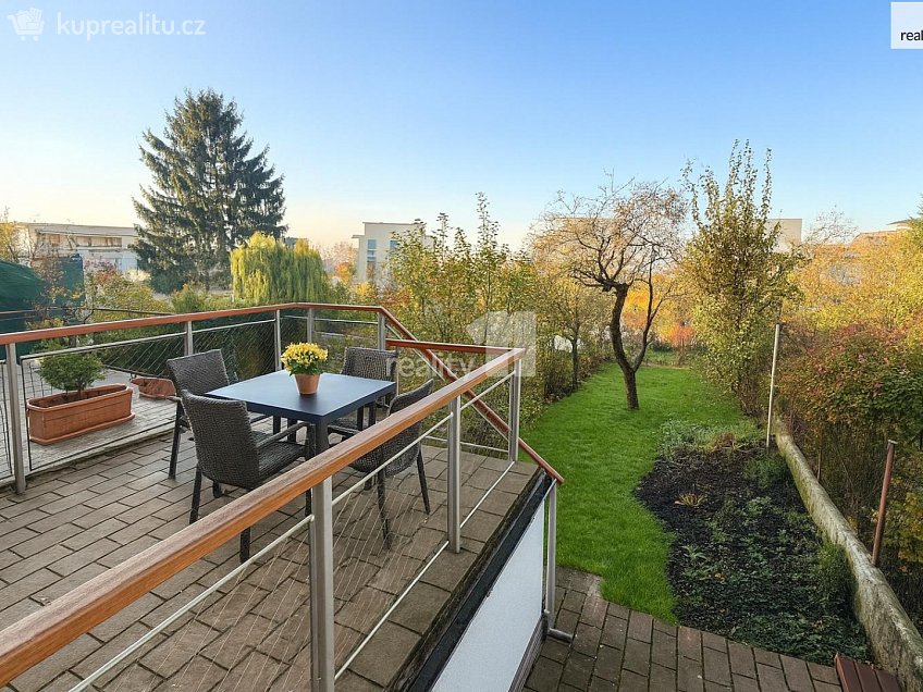 Prodej  rodinného domu 140 m^2 Odlehlá, Praha 9 