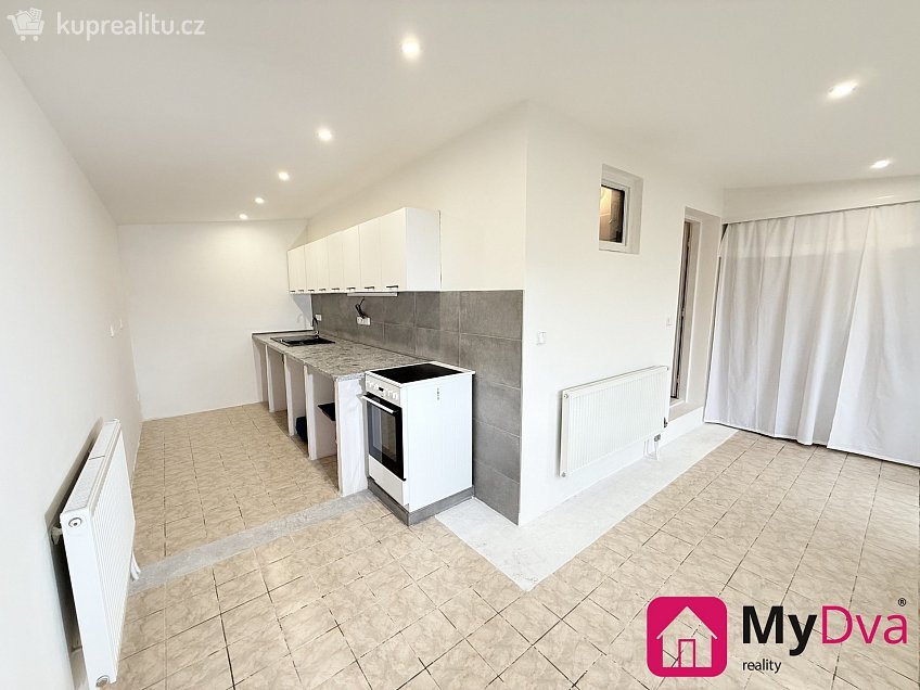 Prodej  rodinného domu 102 m^2 Ugartova, Znojmo 