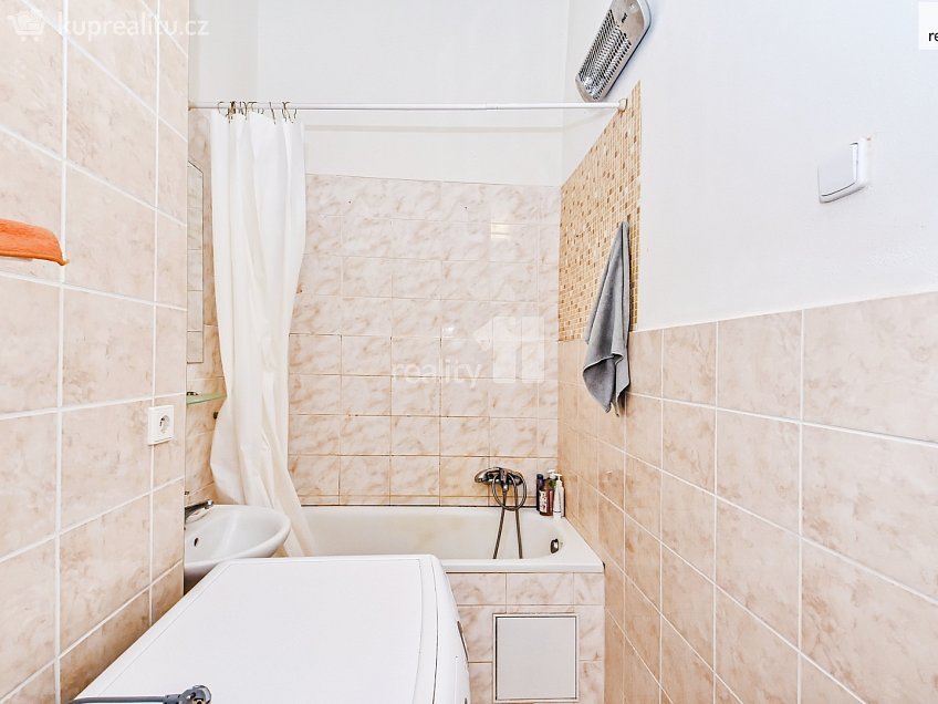 Prodej bytu 2+kk 37 m^2 Zoubkova, Praha 5 