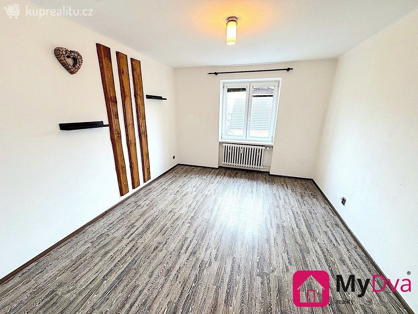 Pronájem bytu 2+1 55 m^2 Moravská, Oslavany 