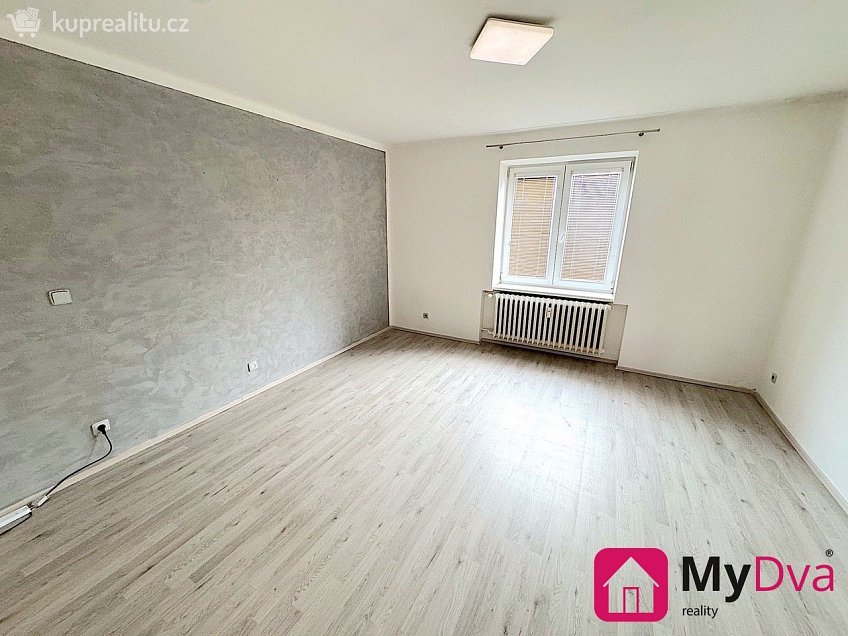 Pronájem bytu 2+1 55 m^2 Moravská, Oslavany 