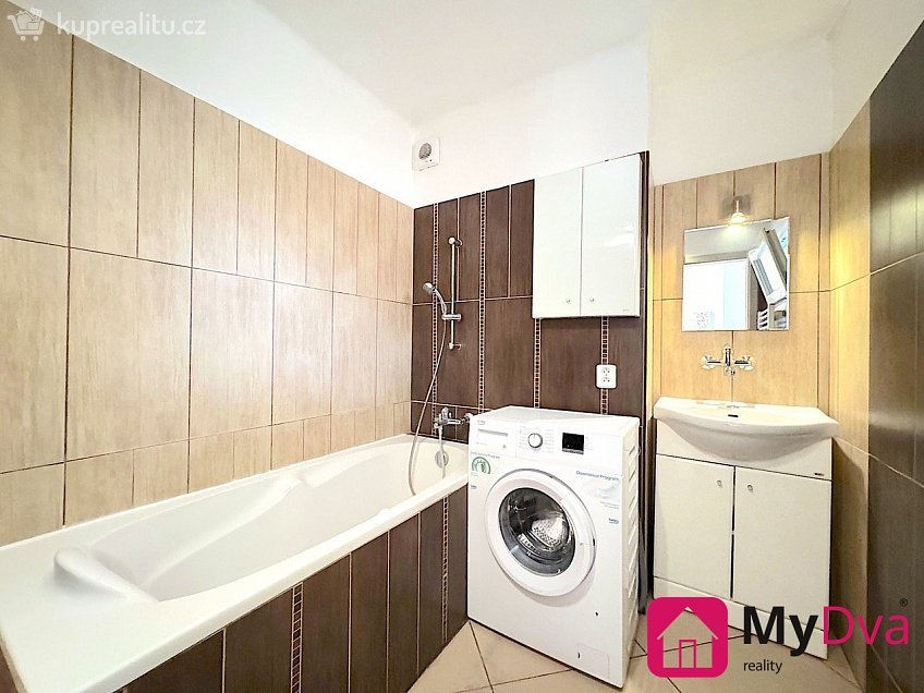 Pronájem bytu 2+1 55 m^2 Moravská, Oslavany 