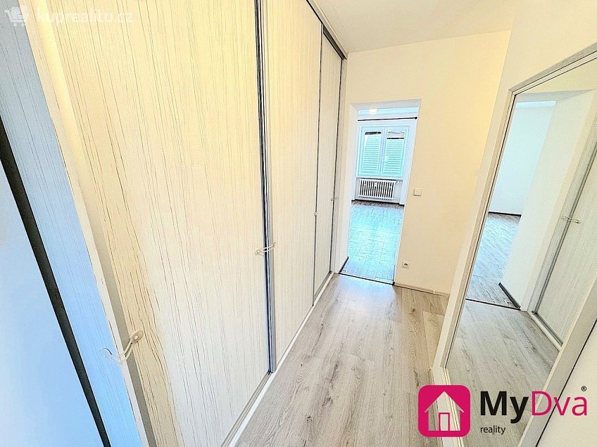 Pronájem bytu 2+1 55 m^2 Moravská, Oslavany 