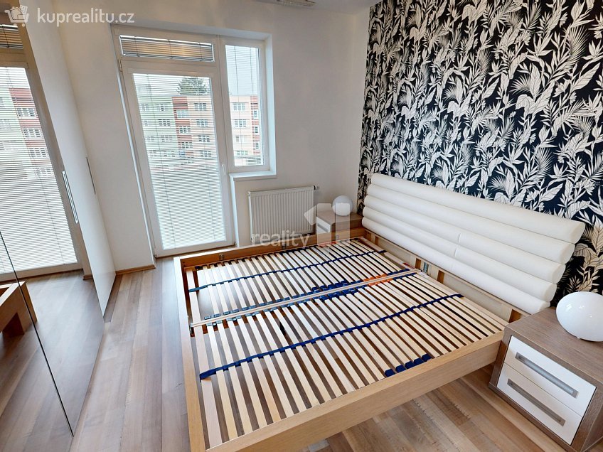 Pronájem bytu 4+kk 89 m^2 Dolnokubínská, Pelhřimov 