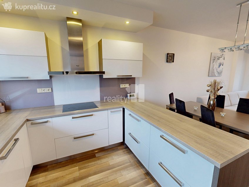 Pronájem bytu 4+kk 89 m^2 Dolnokubínská, Pelhřimov 