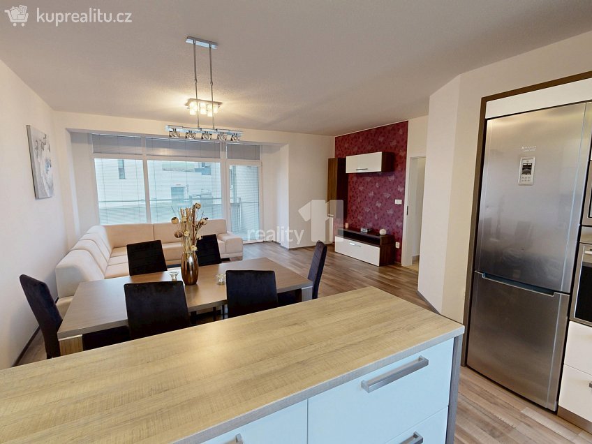 Pronájem bytu 4+kk 89 m^2 Dolnokubínská, Pelhřimov 