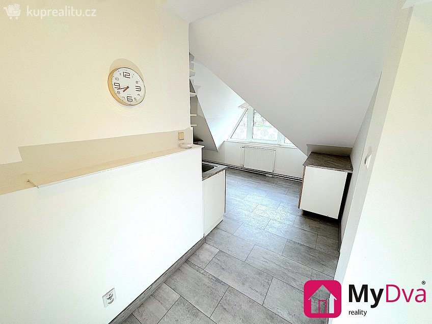 Pronájem bytu 3+1 70 m^2 Božice, Božice 