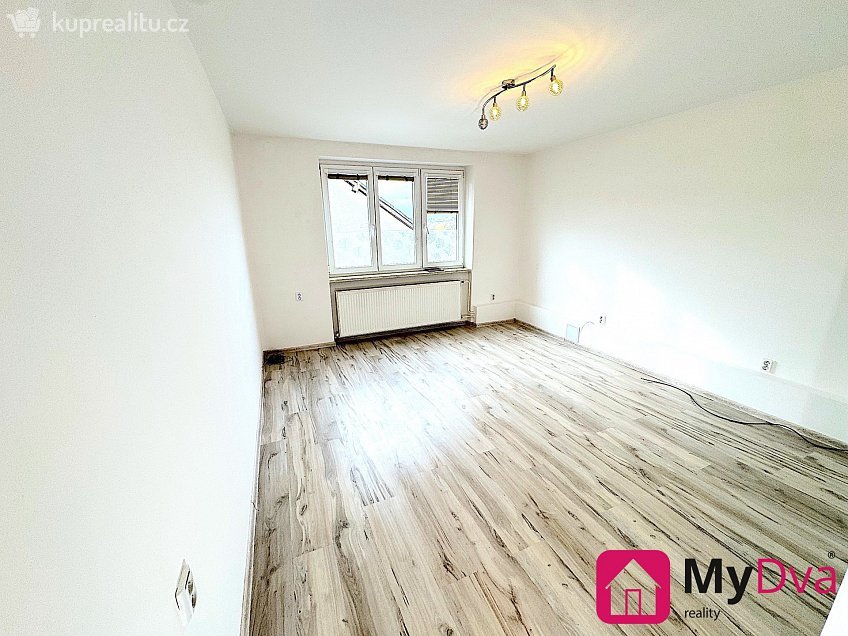 Pronájem bytu 3+1 70 m^2 Božice, Božice 