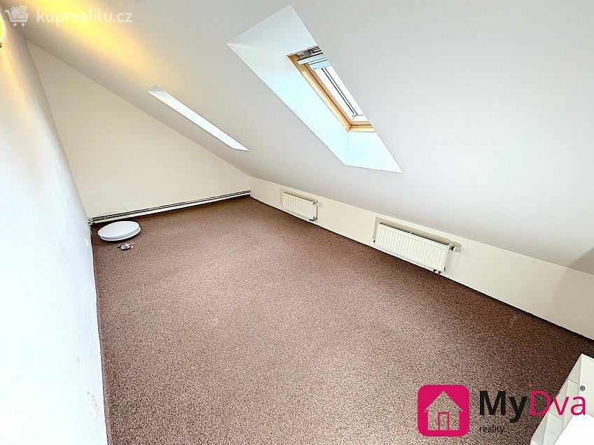 Pronájem bytu 3+1 70 m^2 Božice, Božice 