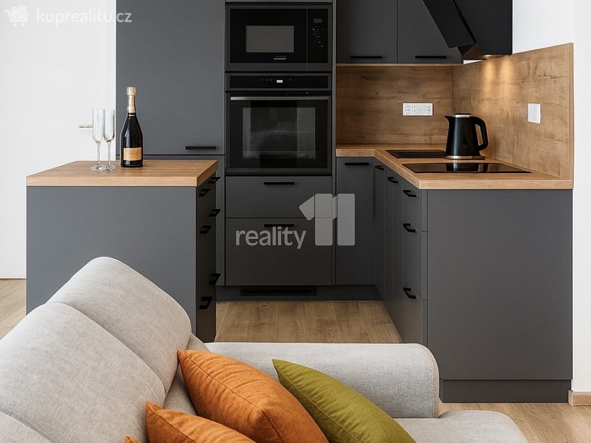 Pronájem bytu 3+kk 95 m^2 Ivana Hlinky, Praha 9 