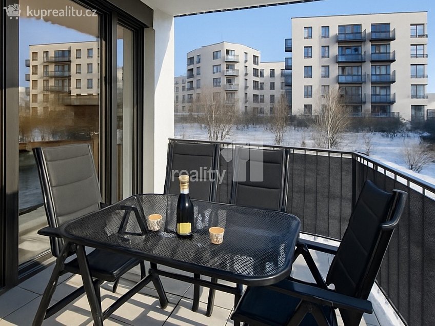 Pronájem bytu 3+kk 95 m^2 Ivana Hlinky, Praha 9 