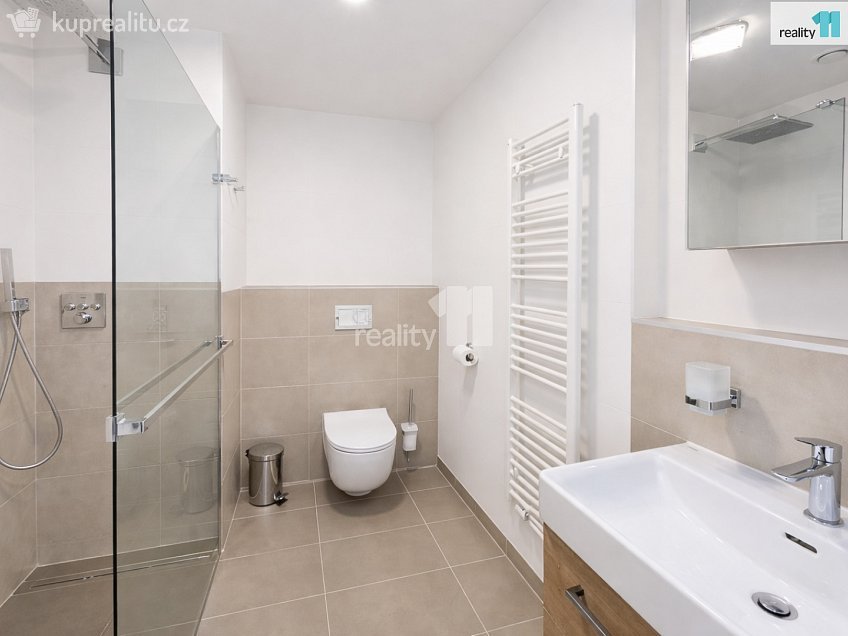 Pronájem bytu 3+kk 95 m^2 Ivana Hlinky, Praha 9 