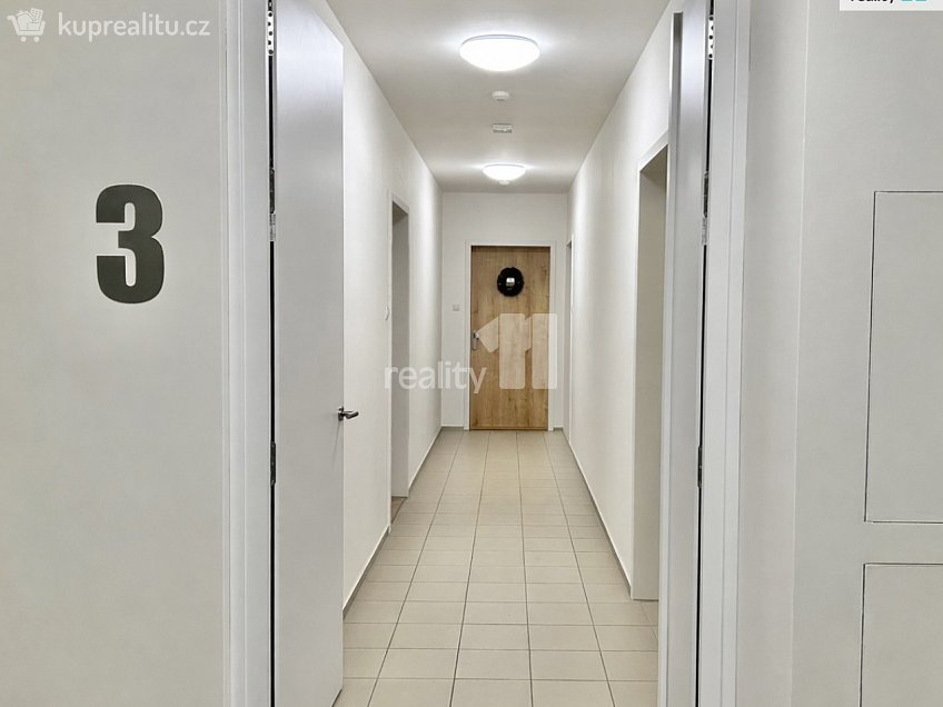 Pronájem bytu 3+kk 95 m^2 Ivana Hlinky, Praha 9 