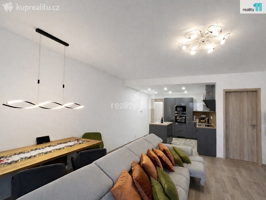 Pronájem bytu 3+kk 95 m^2 Ivana Hlinky, Praha 9 