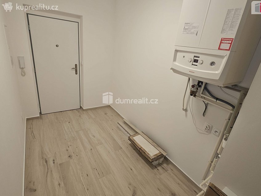 Pronájem bytu 2+kk 39 m^2 Souběžná, Kralupy nad Vltavou 