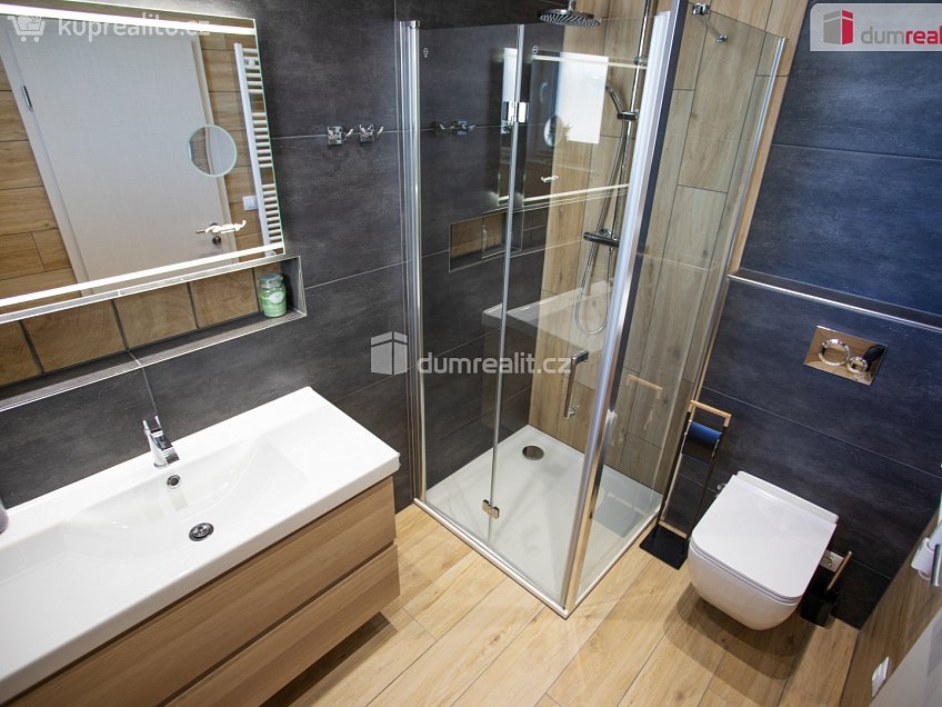 Prodej bytu 1+kk 47 m^2 Frymburk, Frymburk 