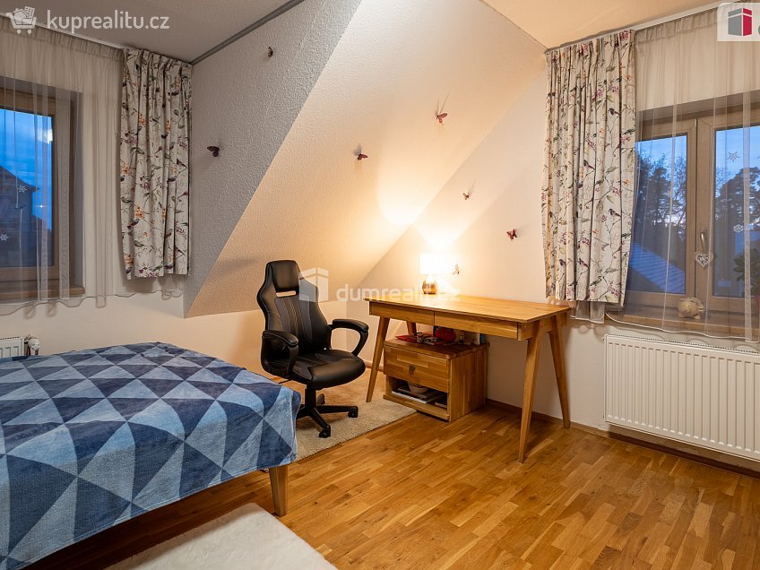 Prodej  vily 300 m^2 Jedlová, Říčany 