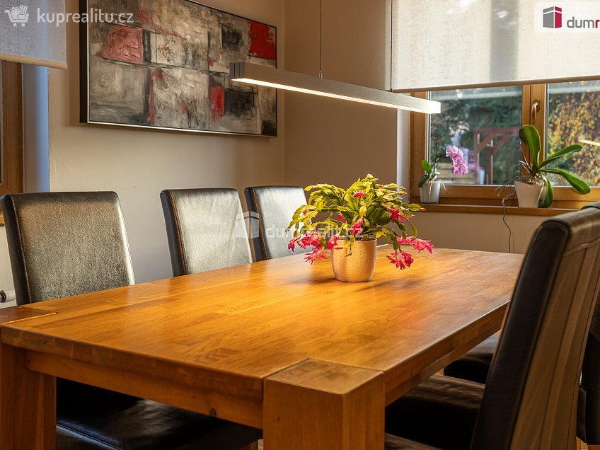 Prodej  vily 300 m^2 Jedlová, Říčany 