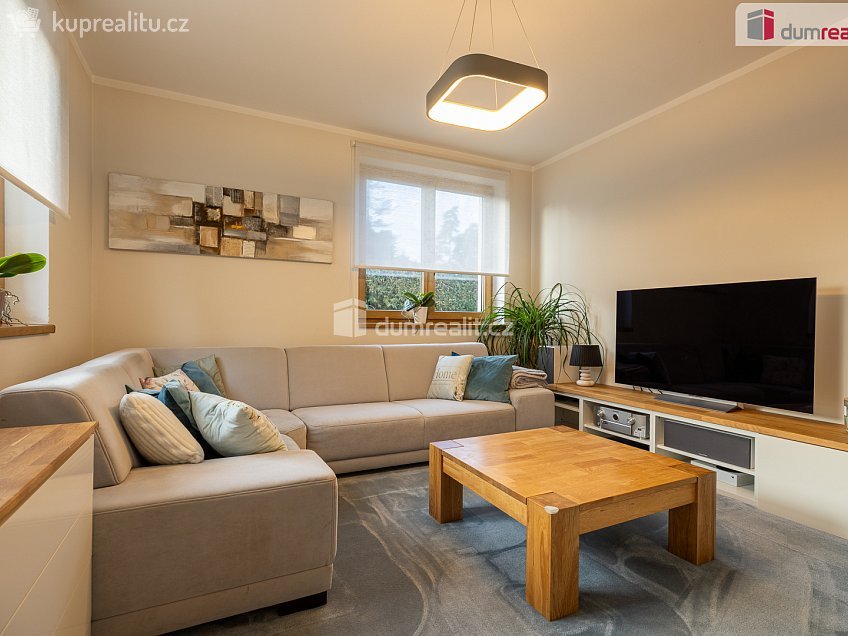 Prodej  vily 300 m^2 Jedlová, Říčany 