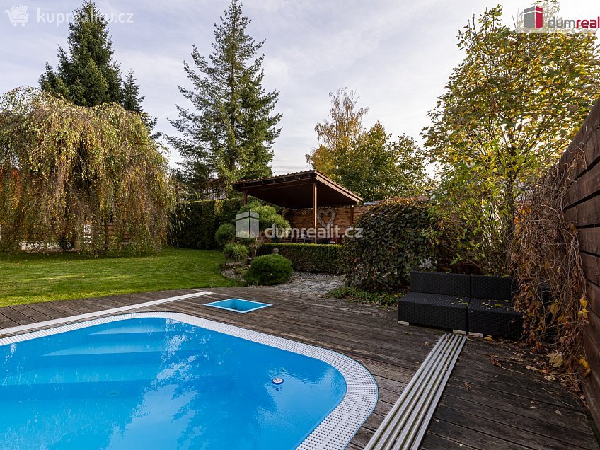 Prodej  vily 300 m^2 Jedlová, Říčany 