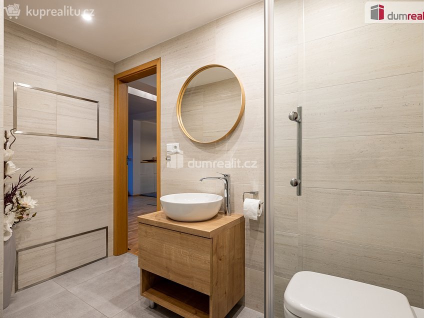 Prodej  vily 300 m^2 Jedlová, Říčany 