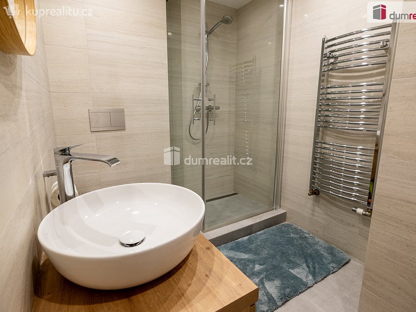 Prodej  vily 300 m^2 Jedlová, Říčany 