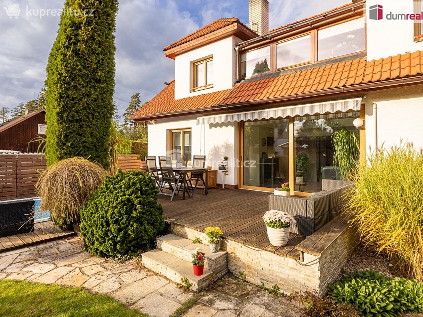 Prodej  vily 300 m^2 Jedlová, Říčany 