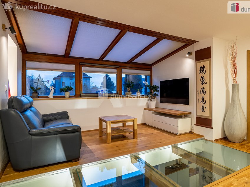 Prodej  vily 300 m^2 Jedlová, Říčany 