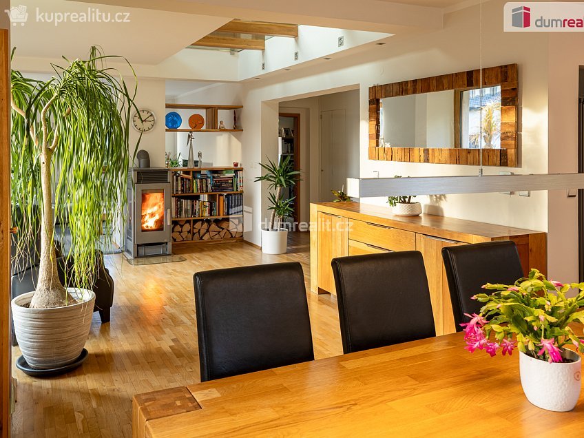 Prodej  vily 300 m^2 Jedlová, Říčany 