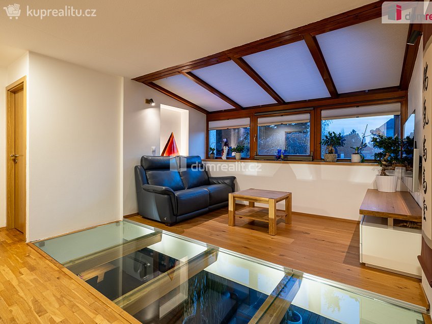 Prodej  vily 300 m^2 Jedlová, Říčany 