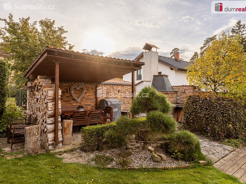 Prodej  vily 300 m^2 Jedlová, Říčany 