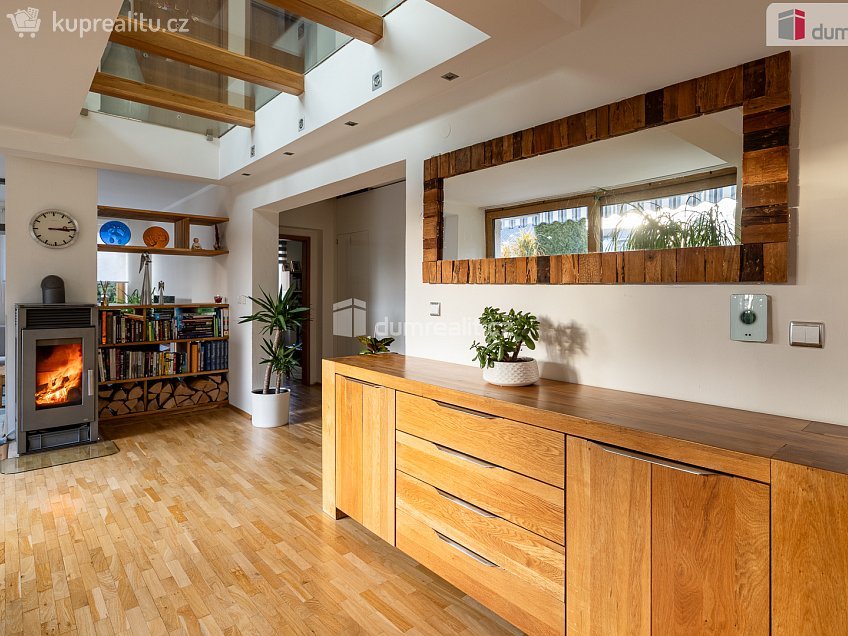 Prodej  vily 300 m^2 Jedlová, Říčany 