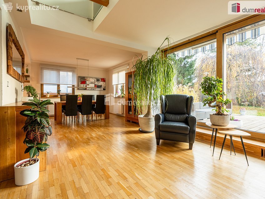 Prodej  vily 300 m^2 Jedlová, Říčany 